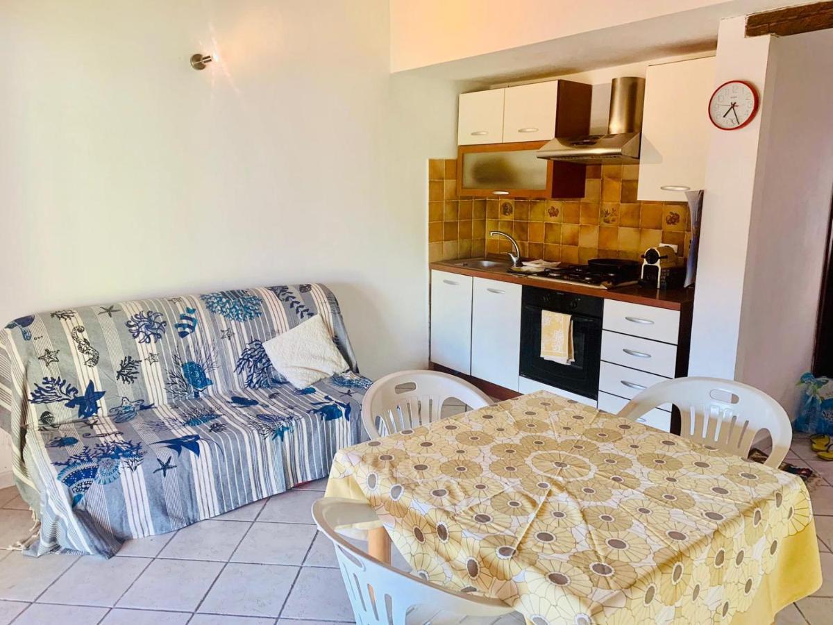Appartamento I Geranei Centro San Teodoro  Buitenkant foto