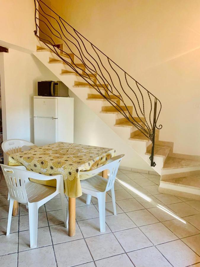 Appartamento I Geranei Centro San Teodoro  Buitenkant foto