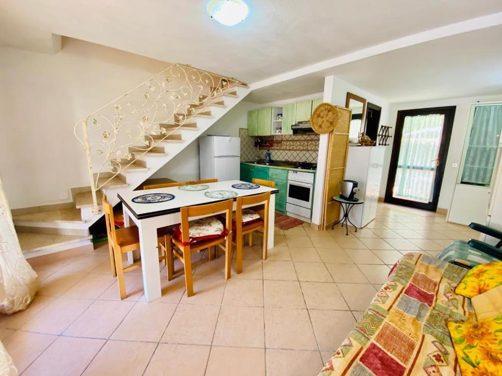 Appartamento I Geranei Centro San Teodoro  Buitenkant foto