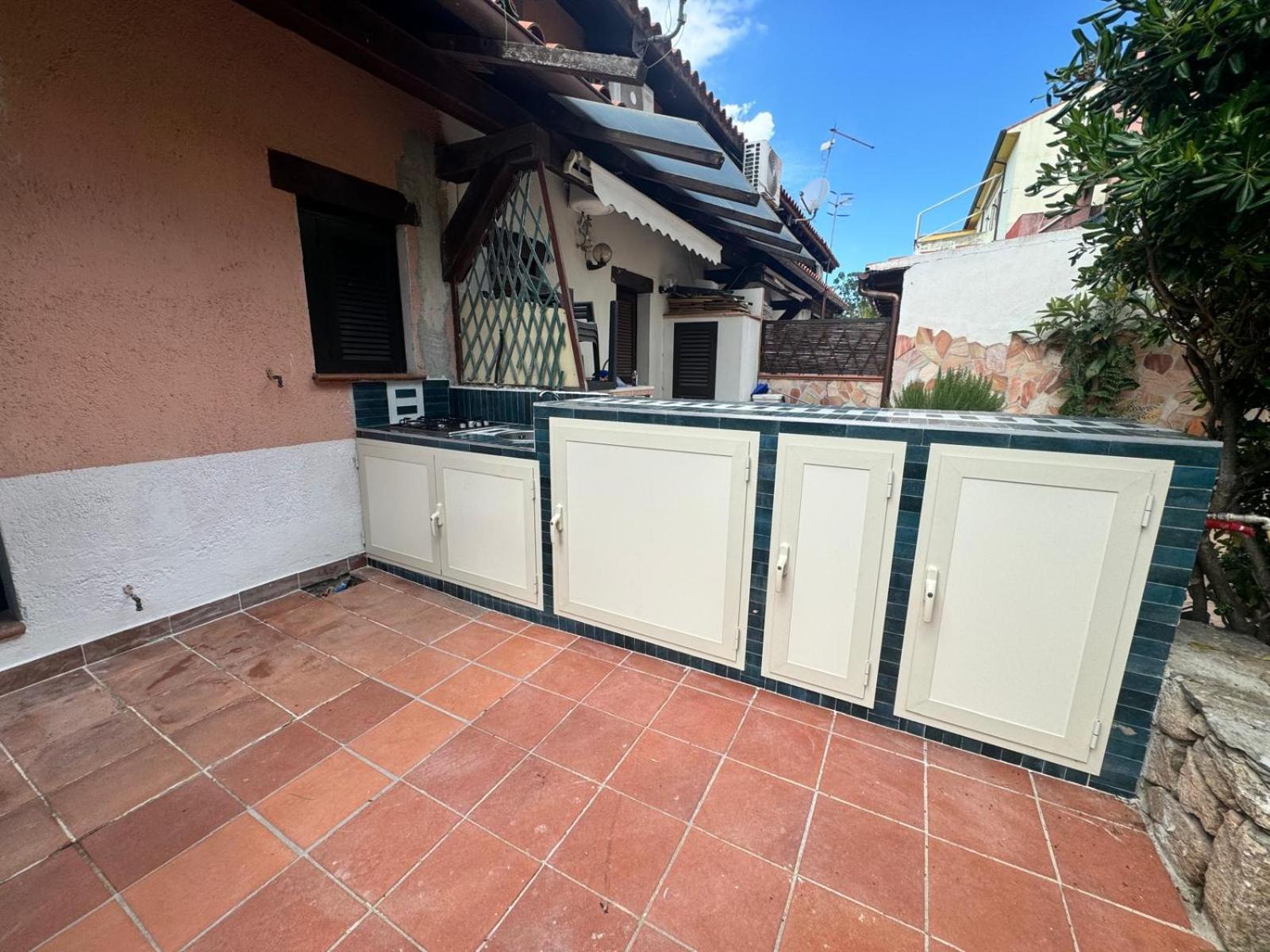 Appartamento I Geranei Centro San Teodoro  Buitenkant foto