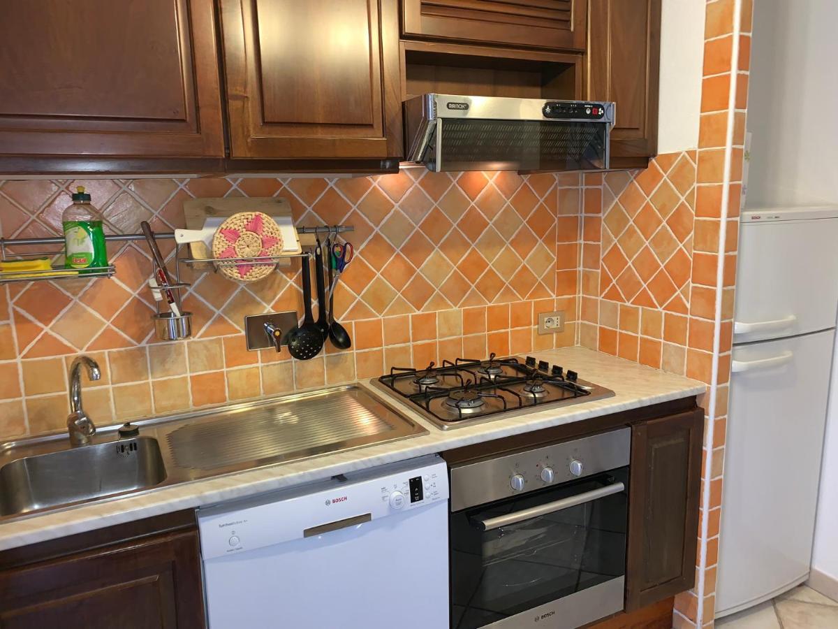 Appartamento I Geranei Centro San Teodoro  Buitenkant foto