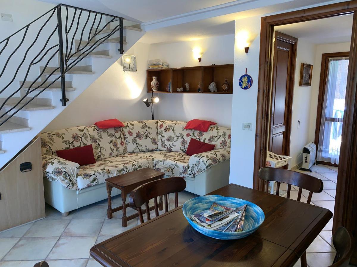 Appartamento I Geranei Centro San Teodoro  Buitenkant foto