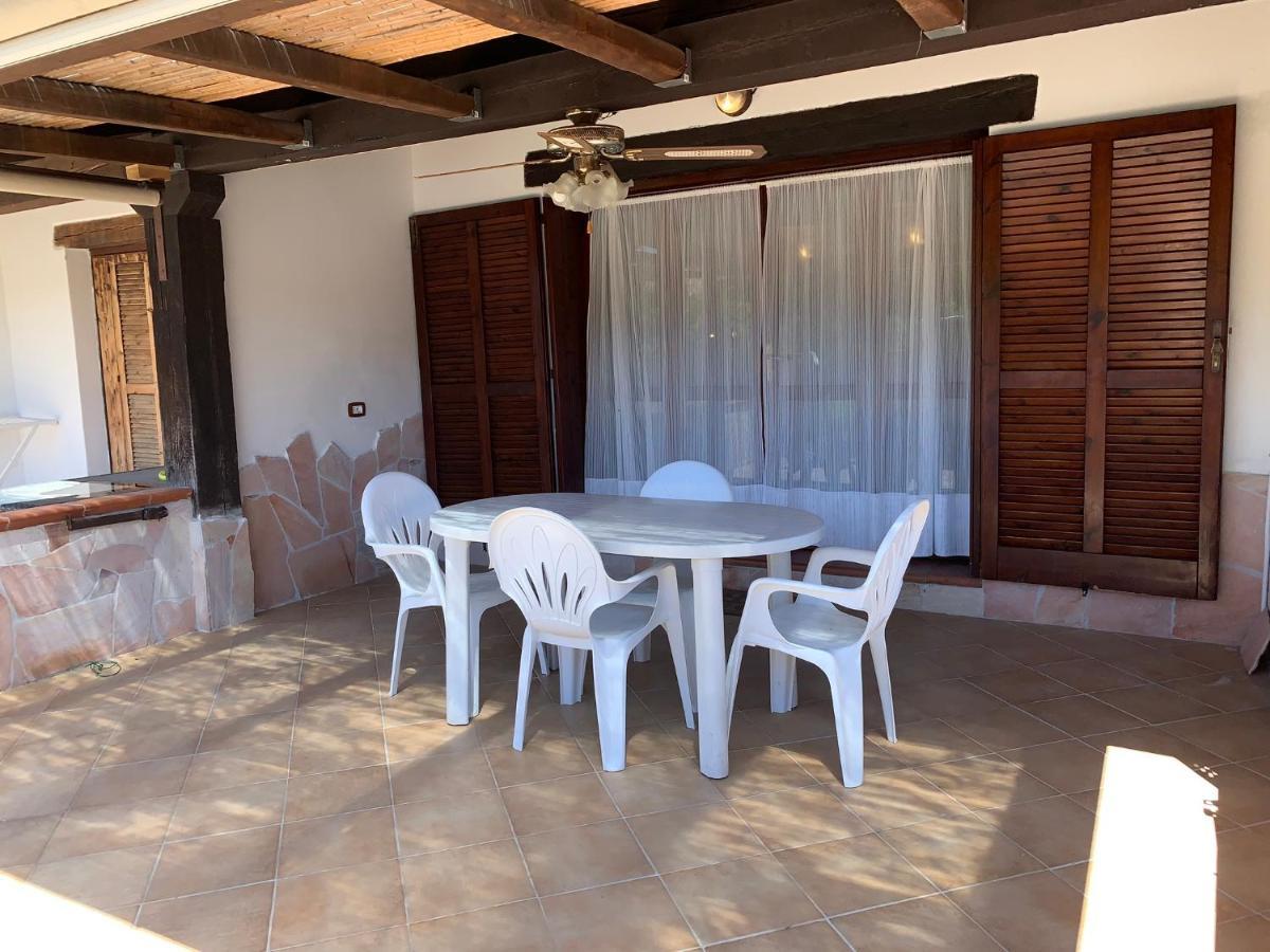 Appartamento I Geranei Centro San Teodoro  Buitenkant foto