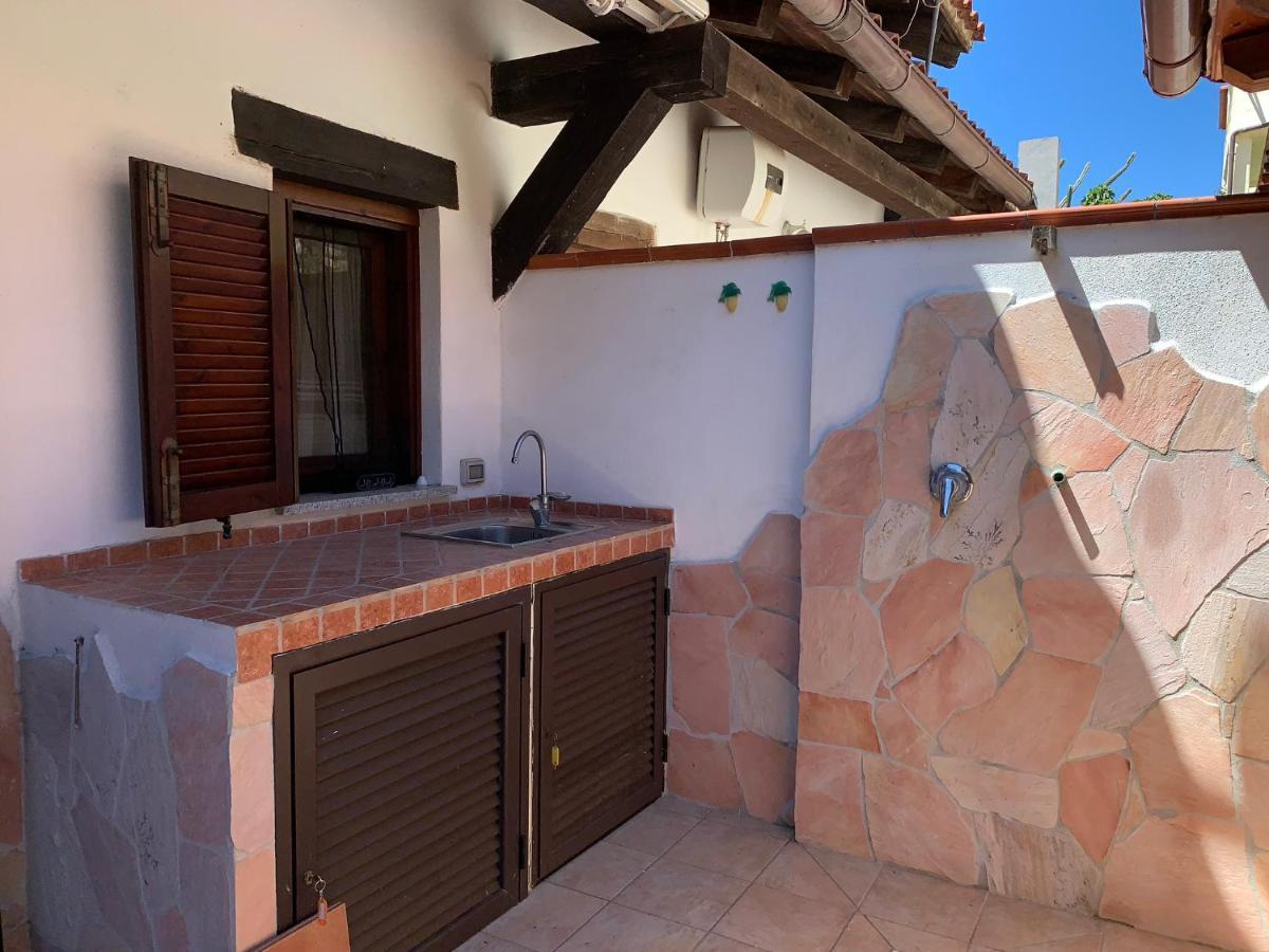Appartamento I Geranei Centro San Teodoro  Buitenkant foto