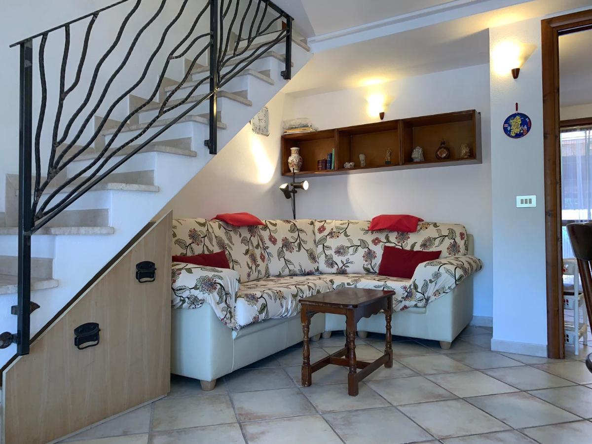 Appartamento I Geranei Centro San Teodoro  Buitenkant foto