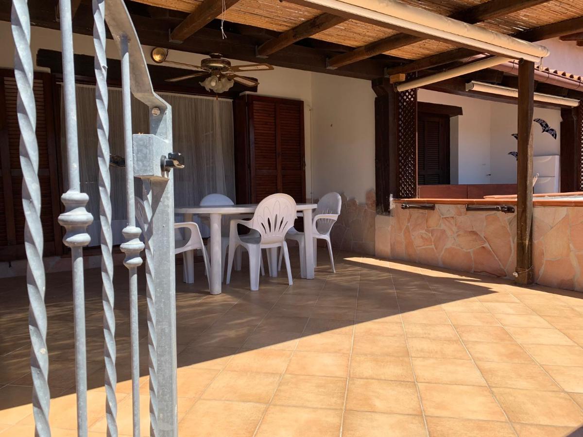 Appartamento I Geranei Centro San Teodoro  Buitenkant foto